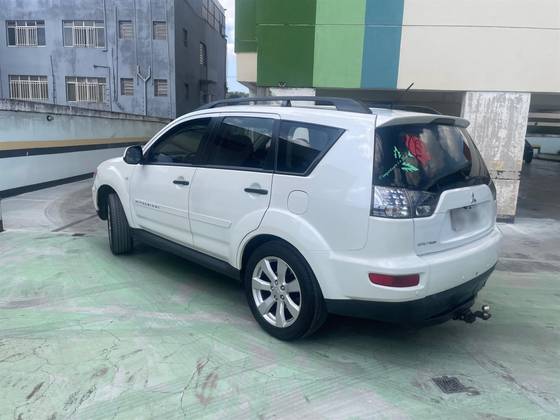 MITSUBISHI OUTLANDER 2.0 16V GASOLINA 4P AUTOMÁTICO MITSUBISHI OUTLANDER 2.0 16V GASOLINA 4P AUTOMÁTICO